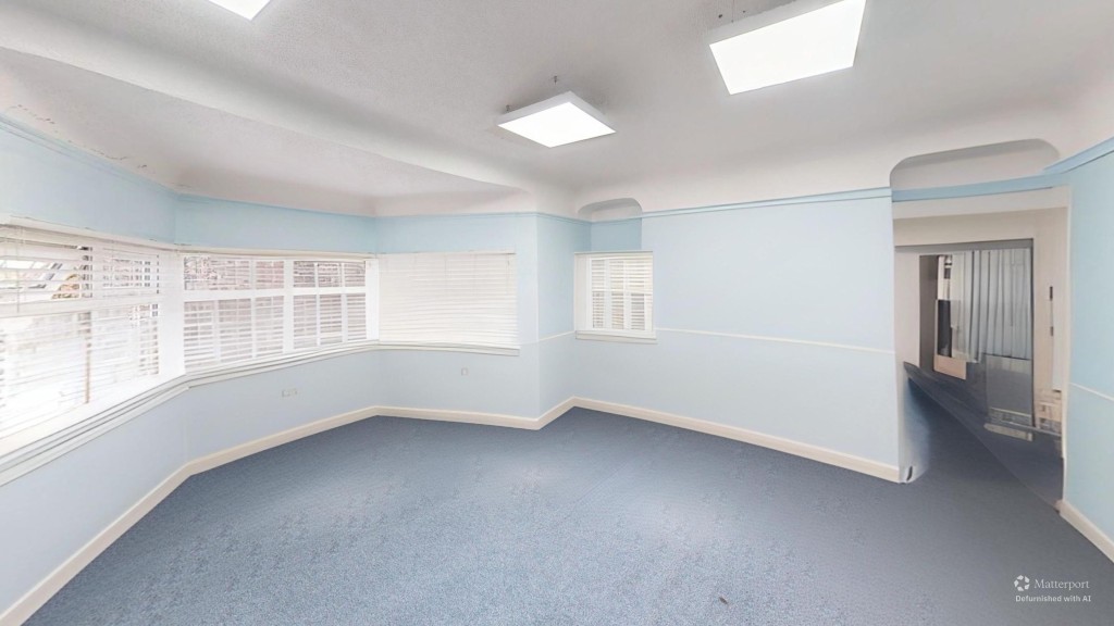 Lot: 170 - VACANT DOCTORS SURGERY WITH POTENTIAL - Room two